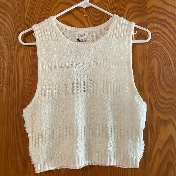 NWT Le Lis Cropped Sleeveless Textured Sweater - Picture 1 of 7